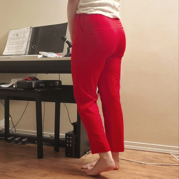 Red high-waisted paperbag pants - Picture 3 of 6